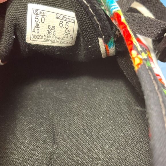 Vans Hibiscus Hawaiian Tropical Floral Print Lace Up Shoes Women's Size 6.5 - Picture 5 of 12